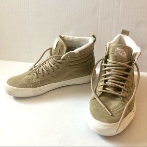 VANS Sk8 HI MTE Beige Suede High Tops w Faux Fur